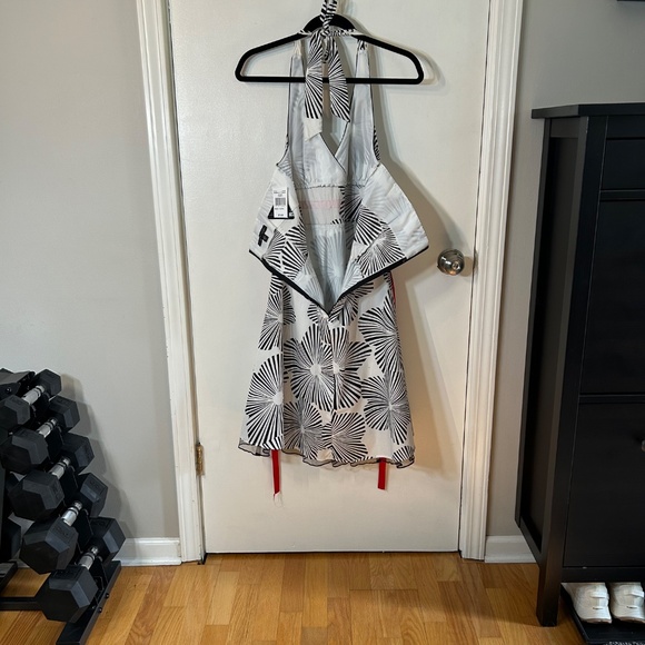 Black and White print halter dress - Picture 3 of 13